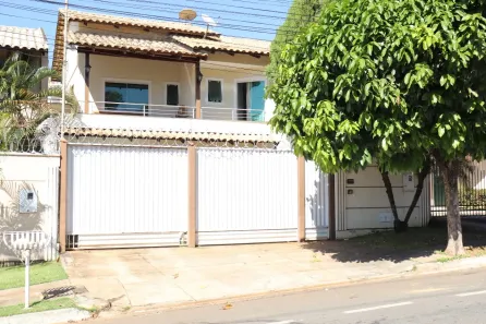 Sobrado com 4 Quartos à venda, 185m² no Parque Anhanguera, Goiânia