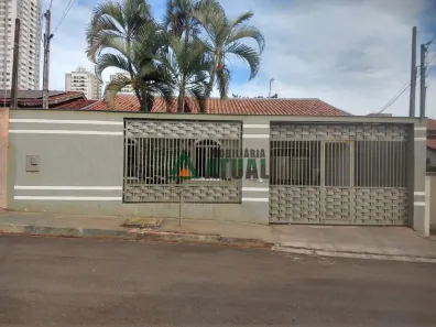 Casa com 3 Quartos à venda, 210m² no São Vicente, Londrina