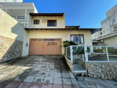 Casa com 4 Quartos para alugar, 250m² no Barreiros, São José
