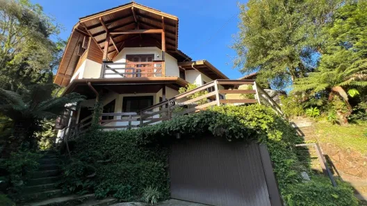 Casa com 3 Quartos à venda, 230m² no Vale do Bosque, Gramado