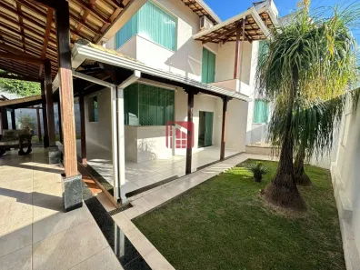 Casa com 4 Quartos à venda, 290m² no Cabral, Contagem