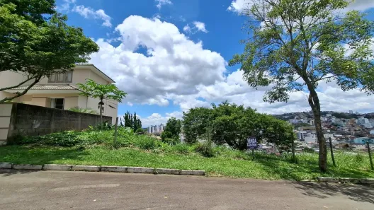 Lote/Terreno à venda, 390m² no São Pedro, Juiz de Fora