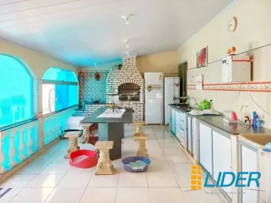 Casa com 3 Quartos à venda, 190m² no Jardim das Palmeiras, Uberlândia