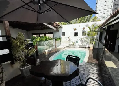 Casa com 4 Quartos à venda, 300m² no Candelária, Natal