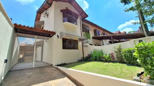 Casa de Condomínio com 3 Quartos para alugar, 140m² no Chácara Canta Galo, Cotia