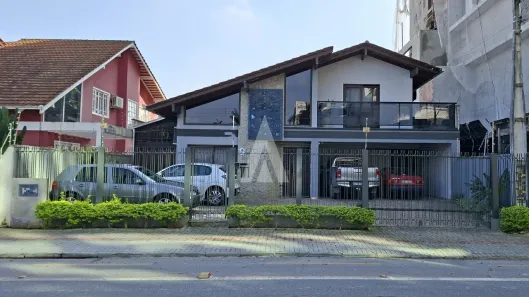 Sobrado com 5 Quartos à venda, 267m² no Santo Antônio, Joinville