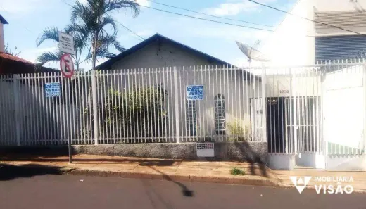 Casa com 3 Quartos à venda, 198m² no Leblon, Uberaba