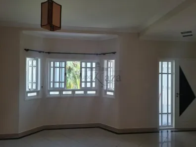 Sobrado com 3 Quartos para alugar, 200m² no Loteamento Villa Branca, Jacareí