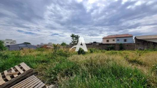 Lote/Terreno para alugar, 1320m² no Santa Mônica, Uberlândia