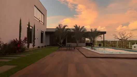 Fazenda/Sítio com 4 Quartos à venda, 1100m² no Luizote de Freitas, Uberlândia