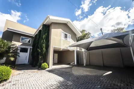 Casa com 3 Quartos para alugar, 236m² no Tingui, Curitiba