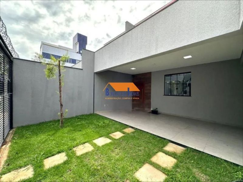 Casa com 4 quartos — Heliópolis, Belo Horizonte