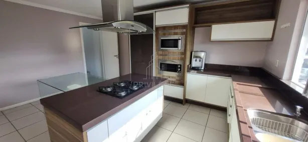 Casa com 3 Quartos para alugar, 150m² no São João, Itajaí