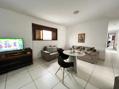 Casa com 4 Quartos à venda, 188m² no Candelária, Natal