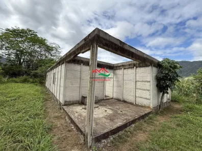 Fazenda/Sítio com 3 Quartos à venda, 900m² no Centro, Itariri