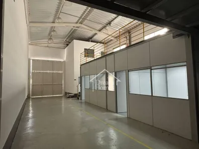 Galpão/Depósito/Armazém para alugar, 230m² no Nova Vinhedo, Vinhedo