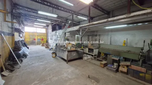 Galpão/Depósito/Armazém à venda, 300m² no Campo Grande, São Paulo