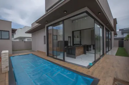 Casa de Condomínio com 4 Quartos à venda, 233m² no Granja Marileusa, Uberlândia