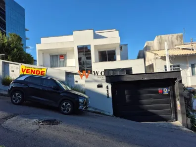 Casa com 4 Quartos à venda, 380m² no Estreito, Florianópolis