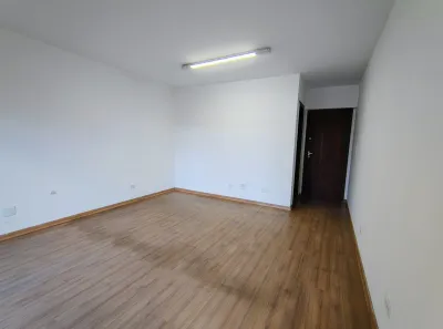 Sala Comercial à venda, 24m² no Centro, Curitiba
