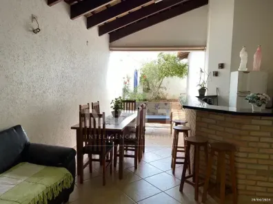 Casa com 3 Quartos à venda, 253m² no Cidade Jardim, Uberlândia