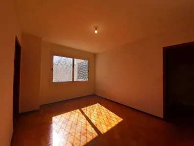 Apartamento com 3 Quartos para alugar, 80m² no Santa Cecília, Porto Alegre