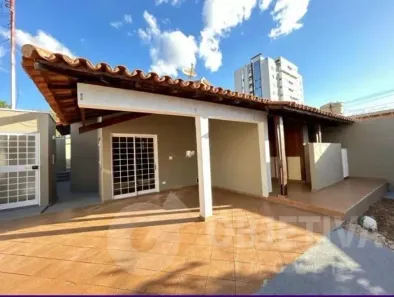 Casa com 3 Quartos para alugar, 140m² no Patrimônio, Uberlândia