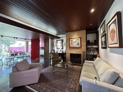 Casa com 3 Quartos à venda, 228m² no Jardim Hípico, São Paulo