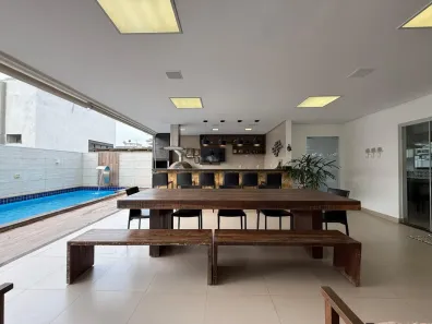 Sobrado com 4 Quartos à venda, 479m² no Jardins Madri, Goiânia