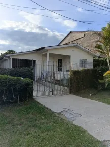 Casa com 2 Quartos à venda, 120m² no Novo Mundo, Curitiba