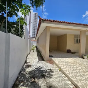 Casa com 3 Quartos à venda, 185m² no Lagoa Nova, Natal