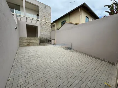 Casa com 3 Quartos à venda, 110m² no Santa Rosa, Belo Horizonte