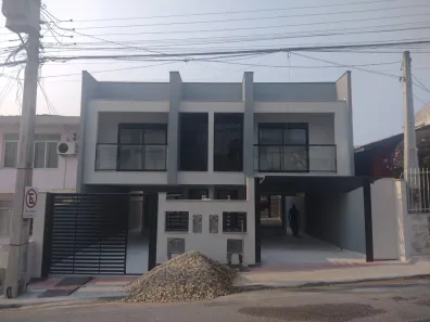 Sobrado com 3 Quartos à venda, 171m² no Barreiros, São José