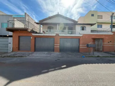 Casa com 4 Quartos à venda, 200m² no Senhora das Graças, Betim