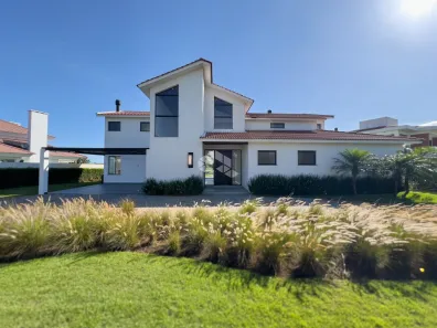 Casa de Condomínio com 4 Quartos à venda, 430m² no XANGRI-LÁ, Xangri-lá