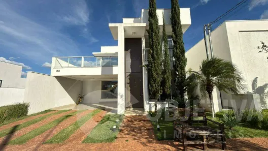 Casa de Condomínio com 3 Quartos à venda, 251m² no Novo Mundo, Uberlândia