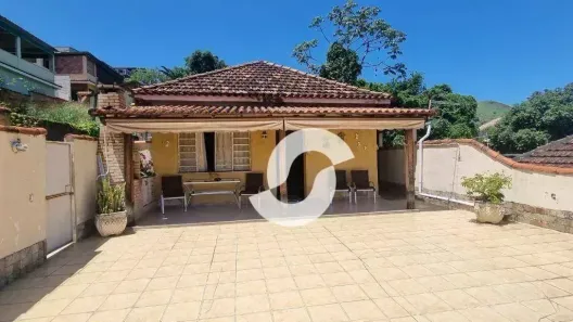 Casa com 3 Quartos à venda, 200m² no Engenhoca, Niterói