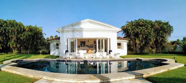 Casa de Condomínio com 7 Quartos à venda, 620m² no Jardim Acapulco, Guarujá