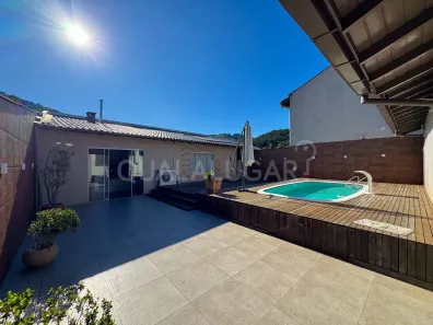 Casa com 2 Quartos para alugar, 105m² no Humaitá de Cima, Tubarão