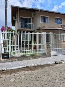 Sobrado com 3 Quartos à venda, 135m² no Itacolomi, Balneário Piçarras