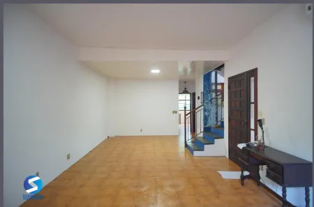 Casa com 3 Quartos para alugar, 283m² no Petrópolis, Porto Alegre