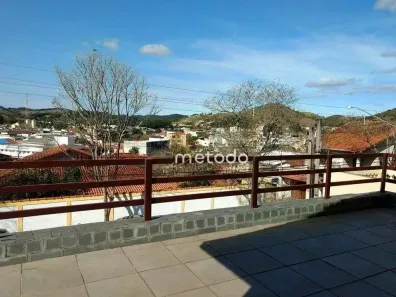 Casa com 3 Quartos à venda, 300m² no Centro, Guararema