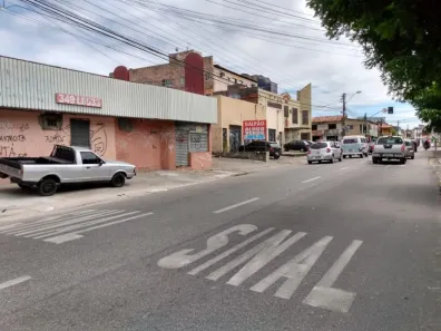 Prédio Comercial à venda, 600m² no Montese, Fortaleza