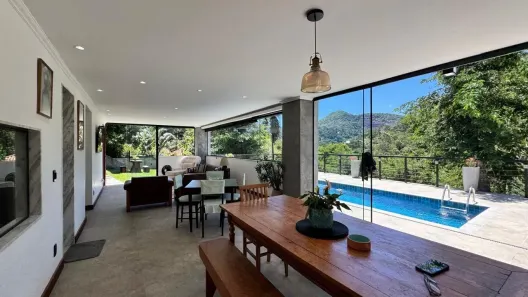 Casa de Condomínio com 4 Quartos à venda, 608m² no Itaipava, Petrópolis