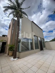Sobrado com 4 Quartos à venda, 253m² no Vila Anhangüera, Campinas
