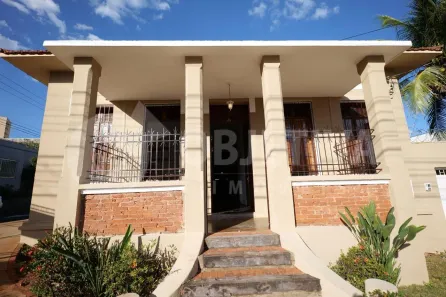 Casa com 1 Quarto à venda, 350m² no Fundinho, Uberlândia