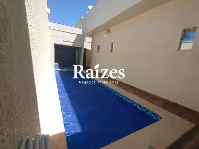 Casa com 3 Quartos à venda, 298m² no Jardim Karaíba, Uberlândia