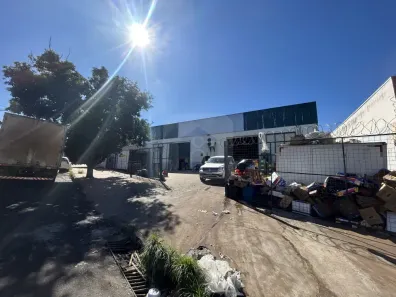 Galpão/Depósito/Armazém para alugar, 450m² no Presidente Roosevelt, Uberlândia