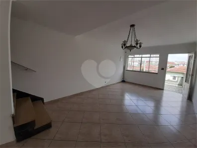 Sobrado com 3 Quartos à venda, 180m² no Vila Nivi, São Paulo