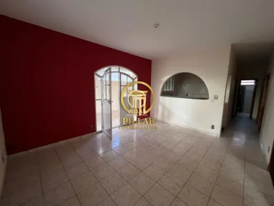 Casa com 4 Quartos para alugar, 137m² no Santo Expedito, Montes Claros